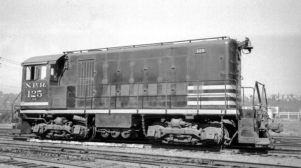 Alco HH660 Northern Pacific #125 As Delivered – Division Point