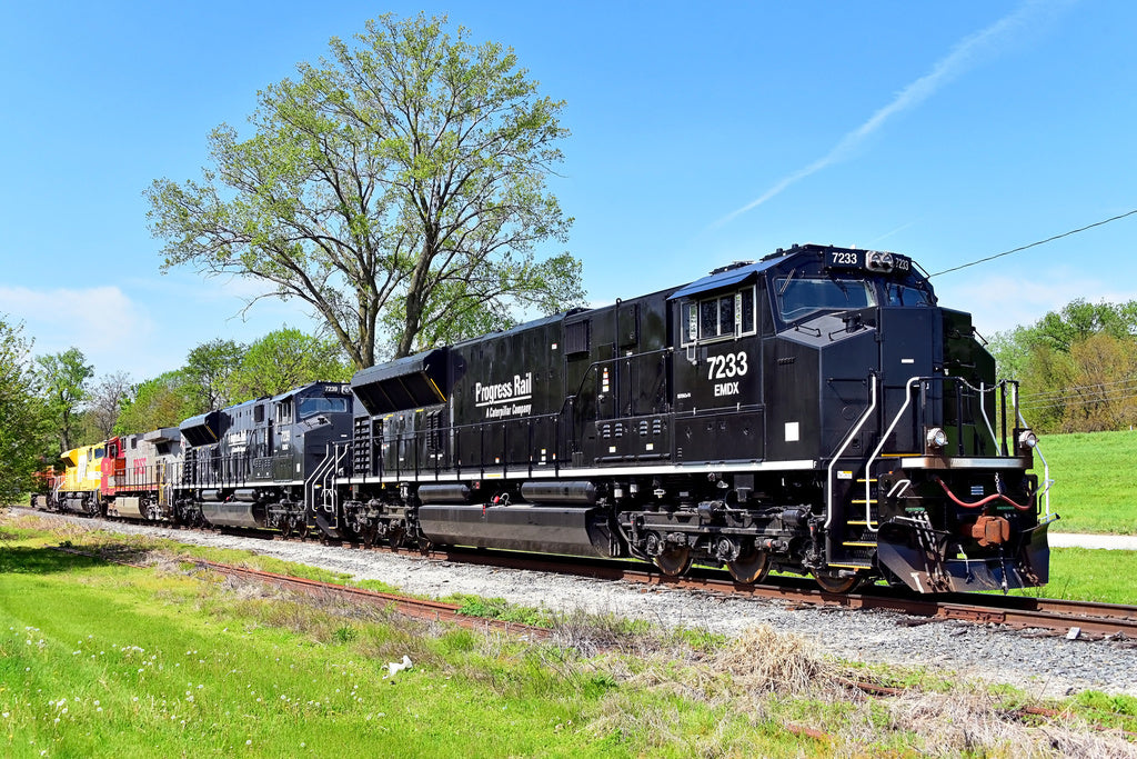EMDX Demo SD70ACE-T4 #7233