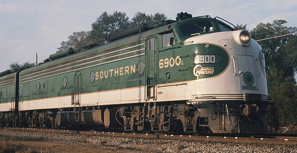 Southern E8A #6900